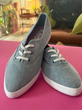 Keds Women's Light Gray Canvas Low-Top Sneakers